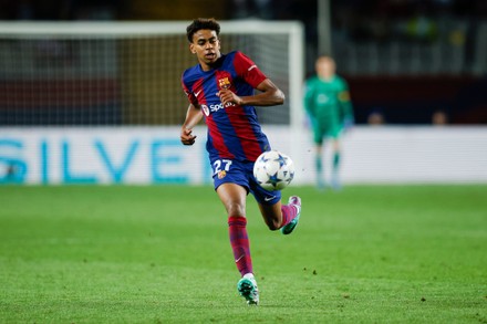 27 Lamine Yamal Fc Barcelona Controls Editorial Stock Photo - Stock