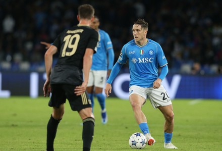 Piotr Zielinski Durante Jogo Uefa Champions League 2023 Entre Braga —  Fotografia de Stock Editorial © mrogowski_photography #677115976