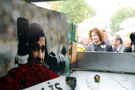 Funeral of photojournalist and SIPA founder Goksin Sipahioglu, Istanbul, Turkey - 10 Oct 2011