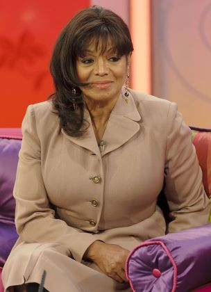 'Lorraine Live' TV Programme, London, Britain. - 31 Oct 2011