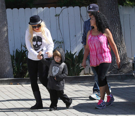Christina Aguilera collecting son Max from school, Brentwood, Los Angeles, America - 31 Oct 2011