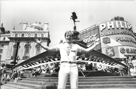 Rory Mccarthy Pilot And Stockbroker With Hang Glider In Piccadilly Circus 1983.