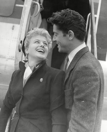 Shelly Winters (dead 01/06) And Farley Granger Actress And Actor Pictured At Heathrow Airport