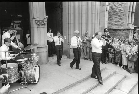Funeral Of Actress Pat Phoenix At Holy Name Church In Manchester Jazz Band Lead The Coffin From The Church