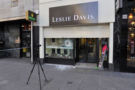 Leslie deals davis jewellers