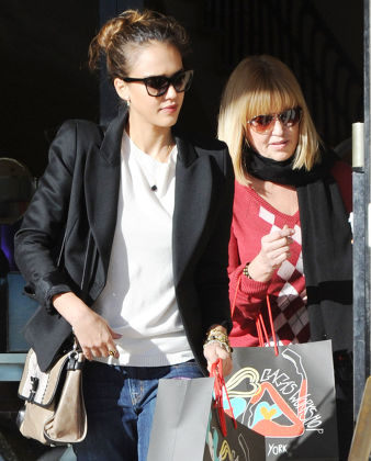 Jessica Alba Out and About in Los Angeles, America - 22 Dec 2011