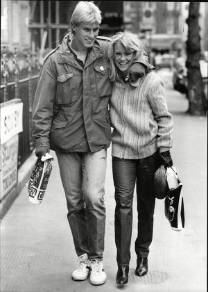 Sue Barker With Her Boyfriend Steve Shaw Out Shopping In The Kings Road In London Very Much In Love
