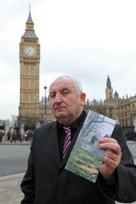 John Bird Founder Of The Big Issue Sends A Christmas Letter To The Government