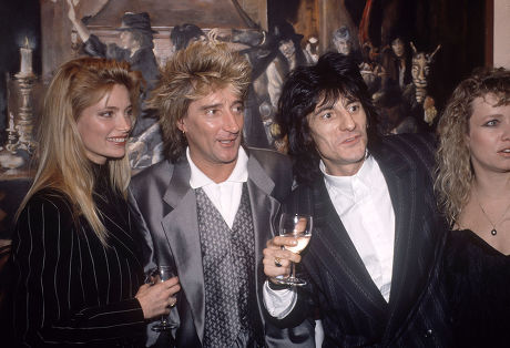 ART EXHIBITION PARTY AT HAMILTONS GALLERY, LONDON, BRITAIN - 1989