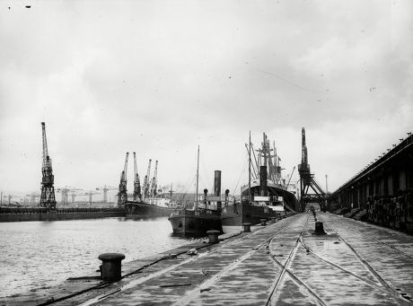 King George V Docks Shieldhall Glasgow Editorial Stock Photo - Stock ...