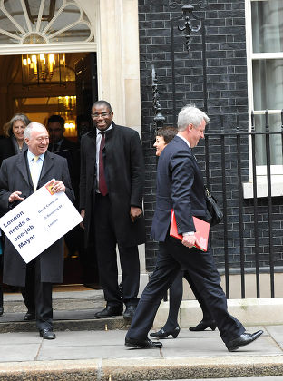 Ken Livingstone handing in letter at No 10 Downing Street, London, Britain - 27 Feb 2012
