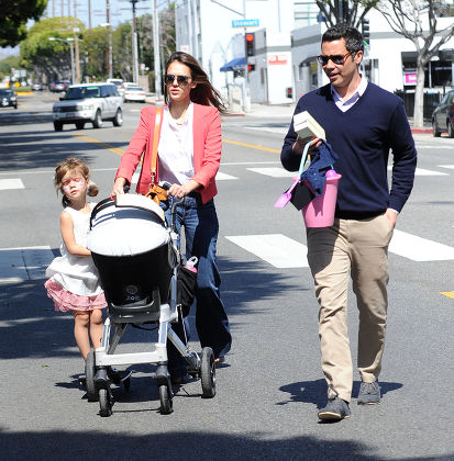 Jessica Alba and family out and about in Santa Monica, America - 07 Apr 2012