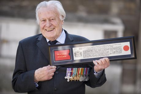 Squadron Leader Geoffrey Wellum Dfc The Youngest Spitfire Pilot In The Battle Of Britain Receives The Freedom Of The City Of London Today Picture By Glenn Copus