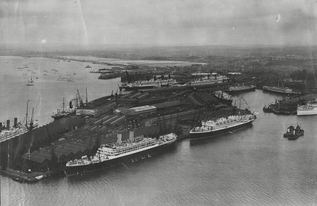 4 Aerial southampton port Stock Pictures, Editorial Images and Stock