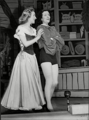 Jean Adrian And Sheila Mathews At Rehearsals For Dick Whittington Pantomime - 1948.