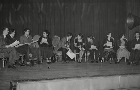 Brian Haines Michael Ward Selma Vay Dias Valentine Dyall Randall Swingler Julian Orde Edith Blake And Oscar Quitak Actors Rehearsing Picasso's Play Desire Caught By The Tail 1950.