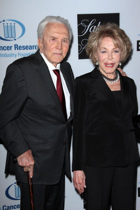 An Unforgettable Evening Hosted by EIF's Women's Cancer Research Fund, Los Angeles, America - 18 Apr 2012
