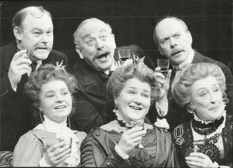 Theatrical Play 'when We Are Married'. (gentlemen L-r) Timothy West James Grout And Brian Murphy. (ladies L-r) Prunella Scales Patricia Routledge And Elizabeth Spriggs. Editorial Stock Image