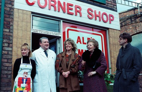 British Prime Minister Margaret Thatcher visit to Granada Television studios, including the set of ITV TV soap opera programme 'Coronation Street', Salford, Mancherster UK - 1990