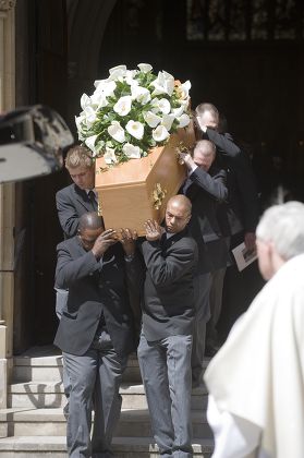 Funeral Of Photographer Tim Hetherington Who Was Killed On Assignment On Libya. Picture By Glenn Copus