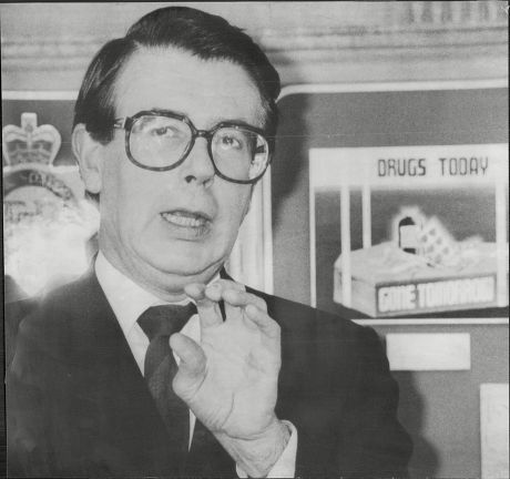 Leslie Crowther (died9/96) Speaking Out Against Drugs At A Bristol Drugs Conference.