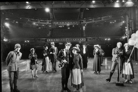 The London Palladium Theatre Turned In To An Ice Rink For John Curry's Ice Show Pictured John Curry And Lorna Brown In Costume With The Cast