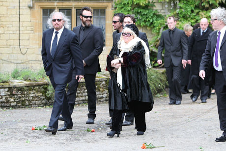 Funeral of Robin Gibb, Thame, Oxfordshire, Britain - 08 Jun 2012
