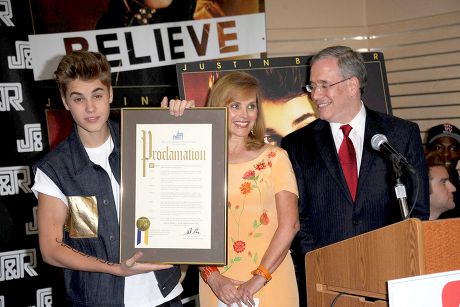 Justin Bieber, Rachelle Friedman and Scott Stringer