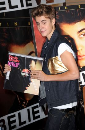 Justin Bieber 'Believe' album signing at J&R Music World, New York, America - 19 Jun 2012