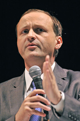 Pensions Minister Steve Webb Mp Gets Barracked By Angry Pensioners At The National Pensioners Convention In The Winter Gardens Blackpool Lancs. Pic Bruce Adams / Copy Disley - 15.6.11