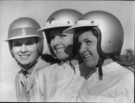 Jacqui Smith Jackie Bond-smith And Joey Cook Of All-women Motor Racing Team Here In Helmets 1967. Rexscanpix.