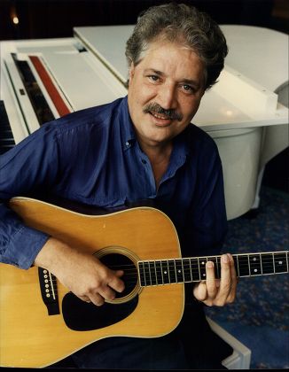 Singer And Composer Peter Sarstedt Peter Eardley Sarstedt (born 10 December 1941 Delhi India) Is An Anglo-indian Singer-songwriter And Multi-instrumentalist Who Has Recorded A Number Of Well-known And Successful Albums And Singles Since The 1960s.