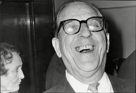 Stanley Holloway (dead January 1982) Actor