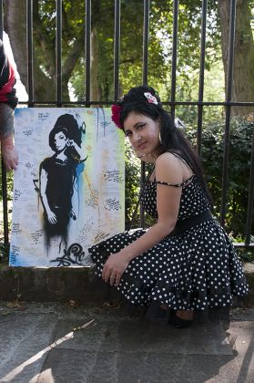 First anniversary of Amy Winehouse's death, London, Britain - 22 Jul 2012