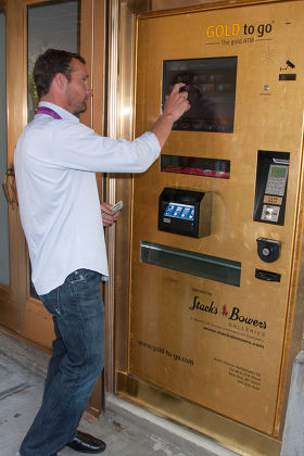 Gold to Go ATM machine, New York, America - 23 Aug 2012