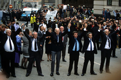 THE RELEASE OF THE BIRMINGHAM SIX AT THE OLD BAILEY, LONDON, BRITAIN - 1991