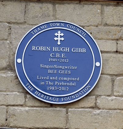 Robin Gibb blue plaque unveiling in Thame, Oxfordshire, Britain - 30 Sep 2012