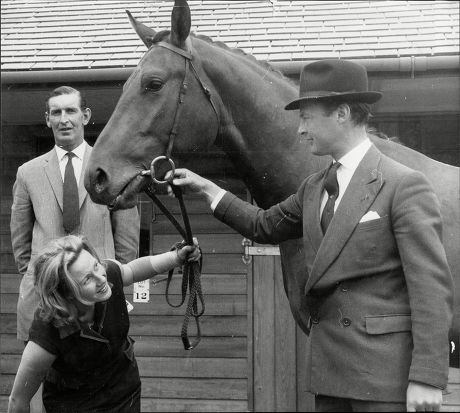 Politician Mp Lord Bathurst 8th Earl Bathurst With Miss Pat Provatoroff And Horse 'paseka' She Has Sold To The Lord Henry Allen John 8th Earl Bathurst Dl (1 May 1927 A 16 October 2011) Styled Lord Apsley From 1942 To 1943 Was A British Peer Soldier