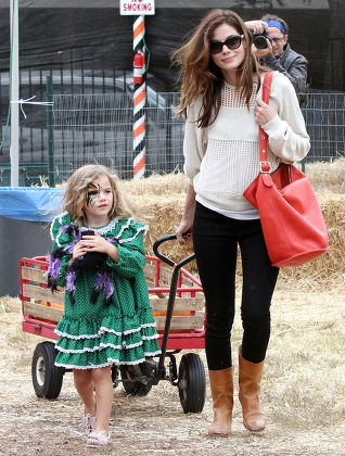 Michelle Monaghan and Willow Katherine