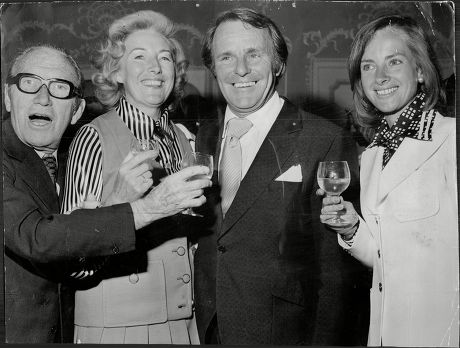 Arthur Askey And Dame Vera Lynn With Dickie Henderson (dead September 1985) And His Wife Gwyneth At A Variety Club Luncheon.