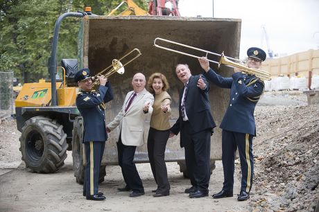 Comperes Joined Raf Musicians On The Site Of The Forthcoming Bomber Command Memorial In Green Park Today To Launch Unsung Heroes A National Tour Of Concerts By The Bands Of The Raf L-r Sgt. Jimmy Gribbon Ken Bruce Lynn Bowles Alan Dedicoat And Sac Jo