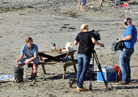 James Strawbridge filming 'Hungry Sailors' TV Series in Helford, Cornwall, Britain - 18 Oct 2012