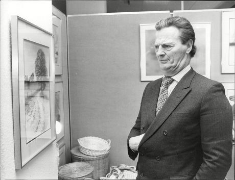 Designer David Hicks At Debenhams Store In Oxford Street David Nightingale Hicks (25 March 1929 A 29 March 1998) Was An English Interior Decorator And Designer Noted For Using Bold Colours Mixing Antique And Modern Furnishings And Contemporary Art Fo
