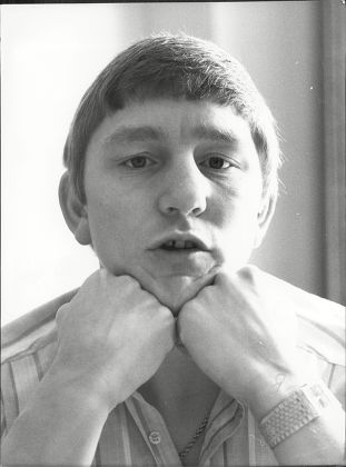 Dave Green Boxer Resting Chin On Fists 1980.