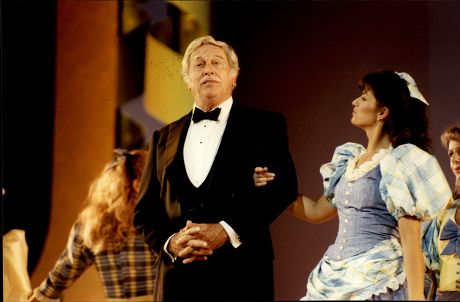 Howard Keel Actor & Singer On Stage At London Palladium For Queen Mother's 90th Birthday 1990.
