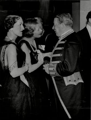 Mrs Kathryn Miller And Lady Portarlington Seen Talking To Sir Seymour Hicks At The Mammoth Cabaret Supper And Ball At Grosvenor House Held In Aid Of The Actors' Benevolent Fund.