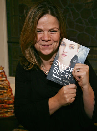 Amanda Jennings Promoting her Book 'Sworn Secret', Waterstones, Reading, Britain - 24 Nov 2012