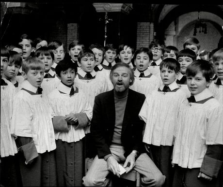 Keith Michell With Choristers From Westminster Cathedral.