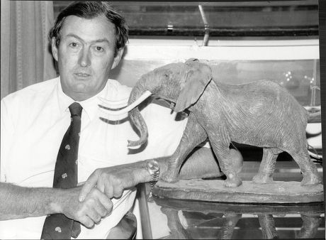 Politician Paleoanthropologist Conservationist Dr Richard Leakey ...