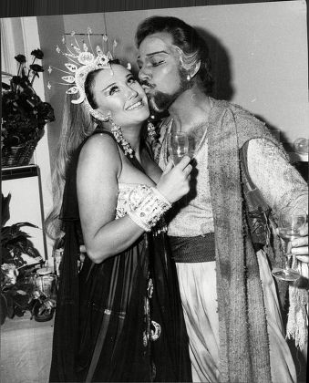 Actress And Singer Elizabeth Larner With Actor John Reardon Elizabeth Larner (born 1931) Is A British Actress And A Singer With A Powerful Soprano Voice. While Her Main Career Was The Musical Theatre Appearing Both In London's West End And On Broadw